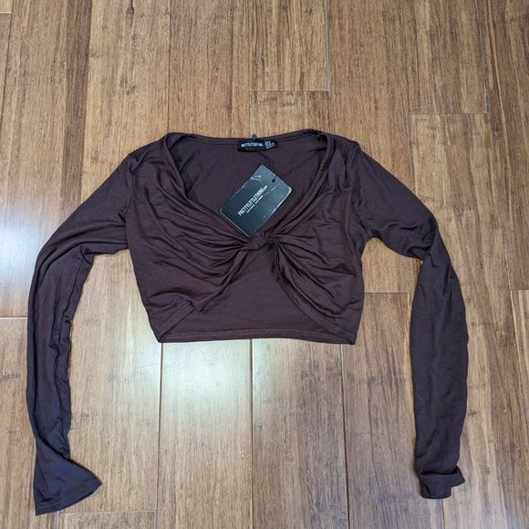 PrettyLittleThing Jersey Knot Front Long Sleeve Crop Top - Picture 5 of 11